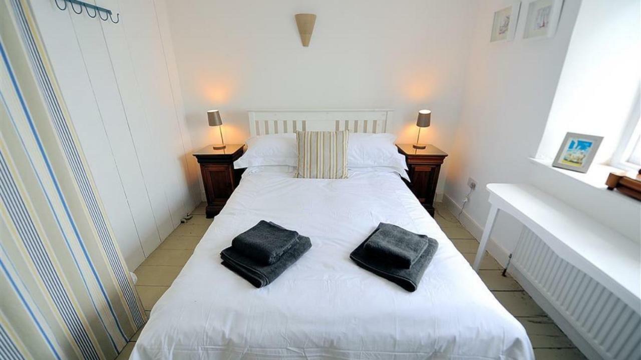 10 Cobb Terrace Villa Лайм Риджис Екстериор снимка